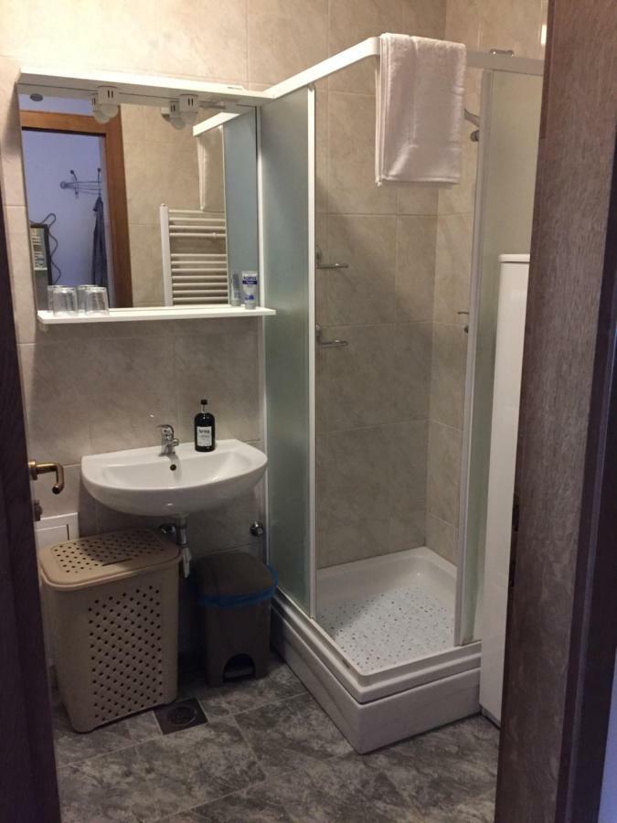 Studio Apartman Lara *** Осієк Екстер'єр фото