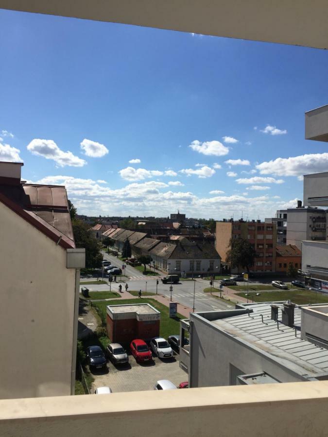 Studio Apartman Lara *** Осієк Екстер'єр фото